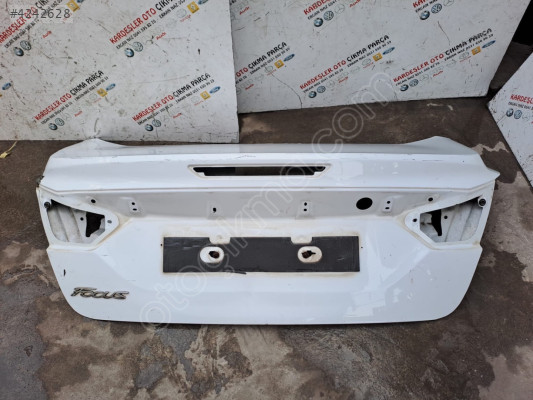 Ford Focus 3 arka bagaj kapağı (az hasarlı)