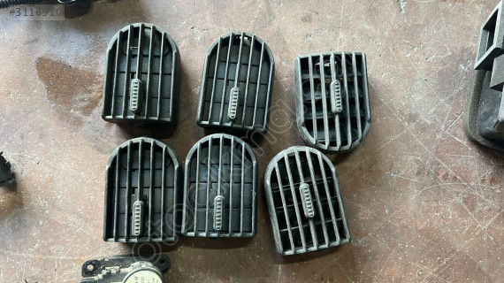 Opel corsa c çıkma orjinal kalorifer ızgarası