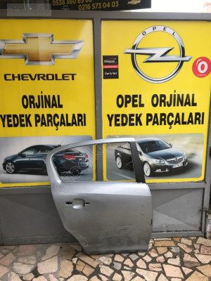 Opel Corsa d sağ arka kapı