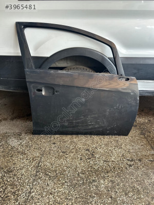 Opel corsa E sağ ön kapı