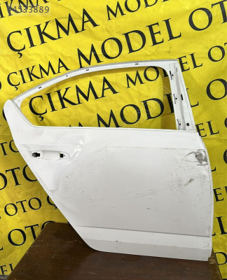 SKODA OCTAVİA SAĞ ARKA KAPI