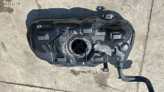 fiat egea cross 2021 1.4 çıkma orjinal yakıt deposu (son fiyat)