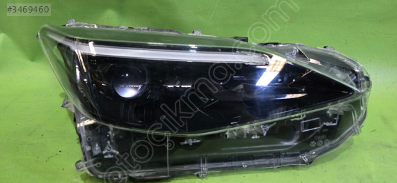 2020-2025 Toyota Yaris Cross sağ ön far çıkma orjinal