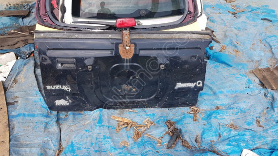 Suzuki Jimmy bagaj kapağı çıkma