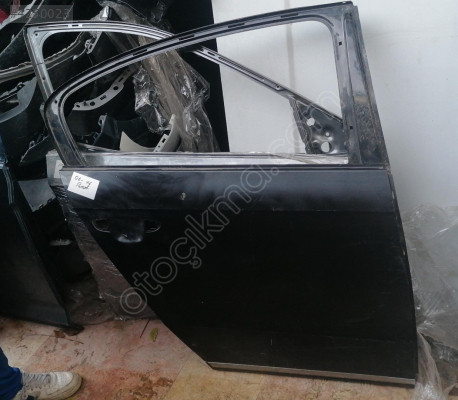 Volkswagen Passat B7/B8  05-14 sağ arkakapı  Orjinal Oto Çıkma