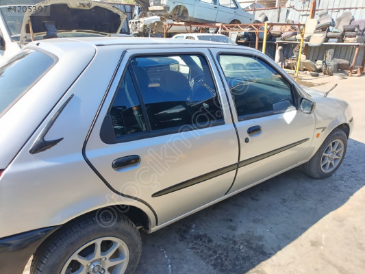 FORD FİESTA SAĞ ÖN KAPI 96-2001
