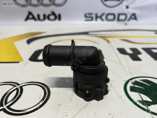 VOLKSWAGEN B8 RADYATÖR SU BORUSU