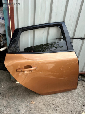 2014 volvo s40 sağ arka kapı dolu