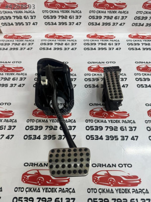 MERCEDES E200 W213 PEDAL SET