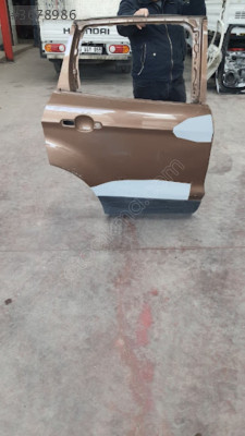 ford kuga 15/18 sağ arka kapı sefalılar oto cıkma