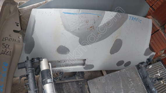 Renault Trafic ön kaput