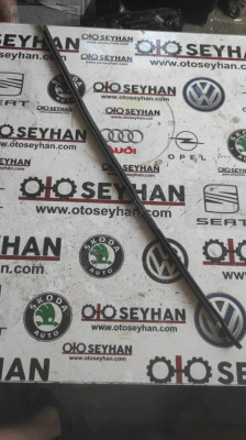 VW Golf 6 arka sağ kapı dış sıyırıcı fitil