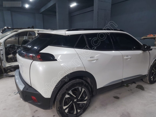 PEUGEOT 2008 HATASIZ DOLU ORİJİNAL SAĞ ARKA KAPI...MİL OTO