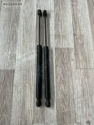 VOLKSWAGEN GOLF 5 BAGAJ AMORTİSÖRÜ 1K6827550 ÇIKMA