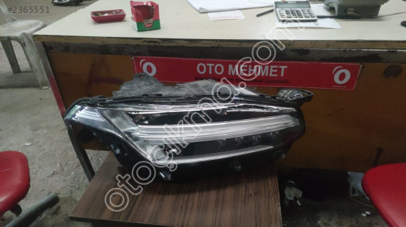 VOLVO XC90 ORJİNAL ÇIKMA SAĞ FAR OTO MEHMET GÜVENCESİYLE