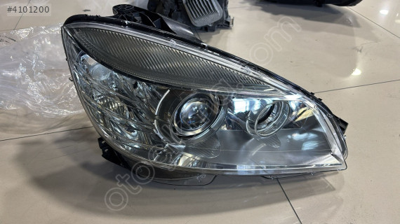 MERCEDES C SERİ W204 XENON SAĞ FAR