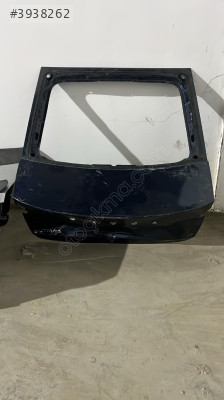 Skoda octavia 20 24 UFAK HASARLI ORJİNAL BAGAJ KAPAĞI