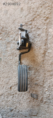Renault Clio 3 gaz pedalı