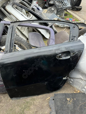 Peugeot 508 sol arka kapı çıkma
