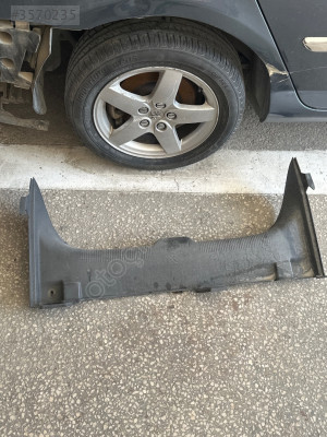 Peugeot 407 bagaj iç kilit plastiği