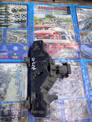 6N0945257 Polo hacbeck 96/00 sol arka stop lambası duyu