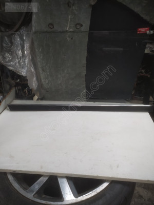 BMW E39 5 SERİSİ ARKA TAMPON BANDI ÇITASI NİKELAJLI 8184480