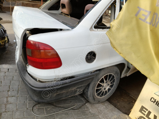Opel Astra F Sedan Çıkma Arka Çamurluk