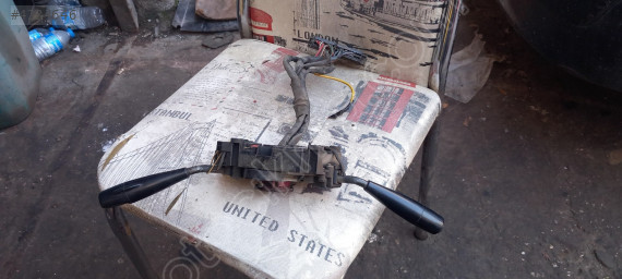 Toyota corolla silecek sinyal kolu