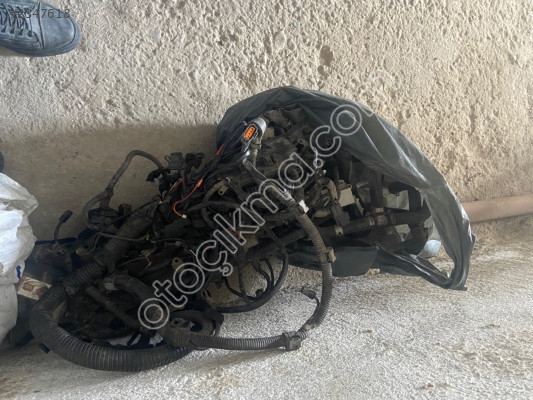 Mitsibishi outlander 2.0 motor içi tesisat