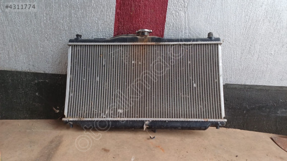 Honda Accord 1987-1990 model su radyatörü