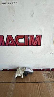 BMW X3 F25 SOL ARKA CAM MOTORU