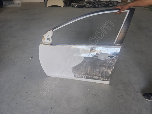 2012/2016 HYUNDAİ İ30 BEYAZ SOL ÖN KAPI ORJINAL