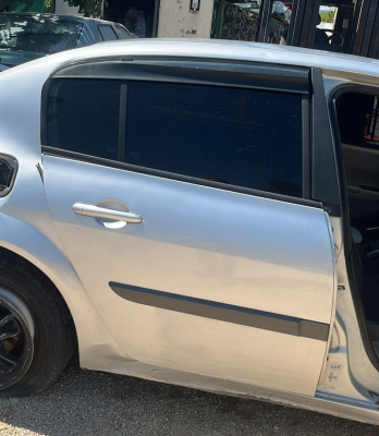 RENAULT MEGANE 2 SAĞ ARKA KAPI ÇEVİK OTO ÇIKMA