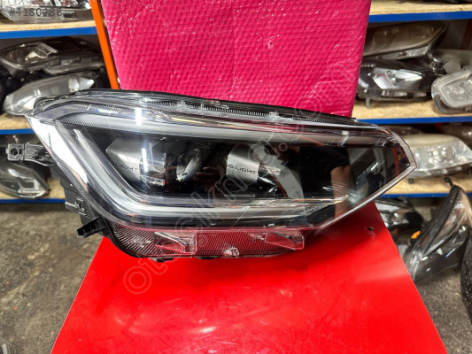 VOLKSWAGEN TAİGO ORJINAL ÇIKMA SAĞ FAR