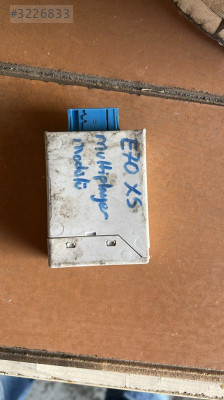 BMW E70 X5 VIDEO MULTIPLEXER CONTROL MODULE 915556803