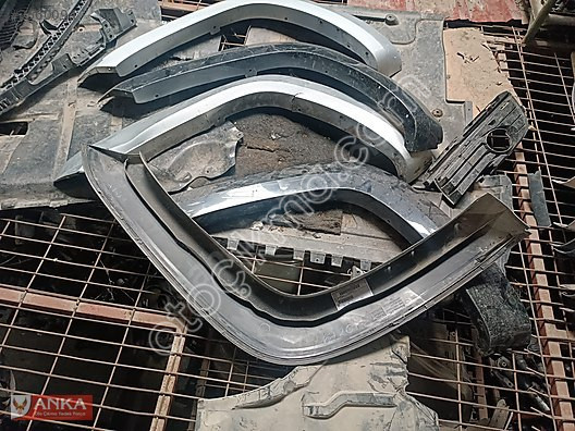 VOLKSWAGEN AMAROK ÇAMURLUK DODİĞİ ÇIKMA