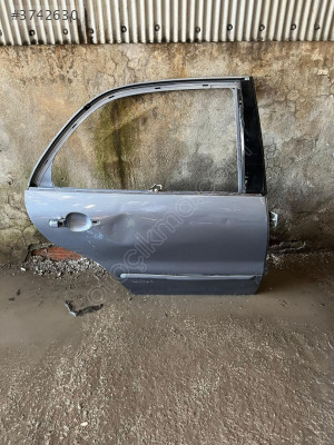 Fiat marea sağ arka kapı az hasarlı orijinal kapı