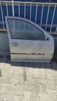 Volkswagen Bora sol ön kapı