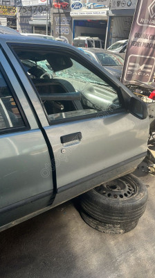 Renault 19 sağ ön kapı.