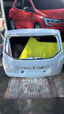 Renault duster bagaj kapağı orjinal cikma
