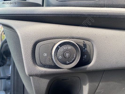 FORD TRANSİT CUSTOM ÇIKMA FAR ANAHTARI