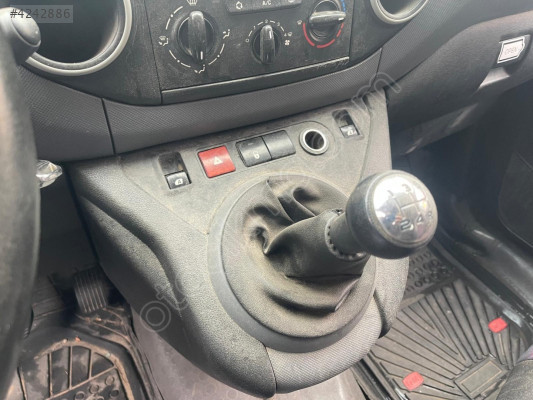 PEUGEOT PARTNER TEPEE   -  VİTES KULESİ