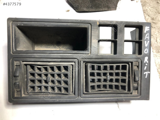Skoda Favorit Orta Havalandırma Izgarası