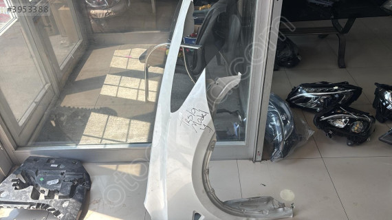 TESLA MODEL Y SAĞ ÖN ÇAMURLUK