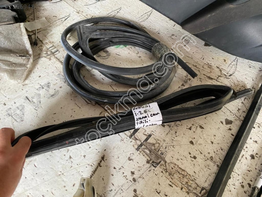 HYUNDAİ İ20 SOL ARKA KAPI CAM LASTİĞİ 2008-2012 MODEL