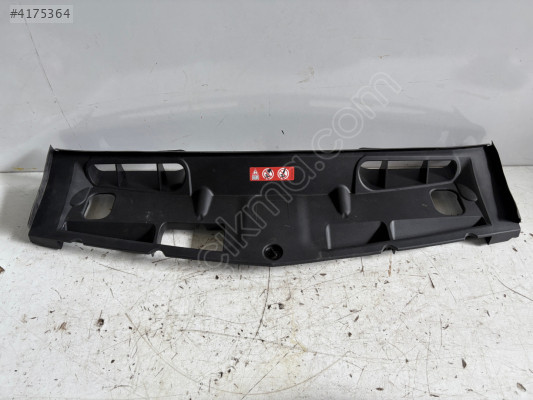 MERCEDES W204 KASA ÖN RADYATÖR ÜST BAKALİTİ SIFIR