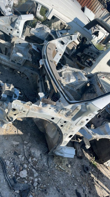 RENAULT TRAFİC4 SAĞ ÖN ÇEYREK ŞASE OTO FEDAİ