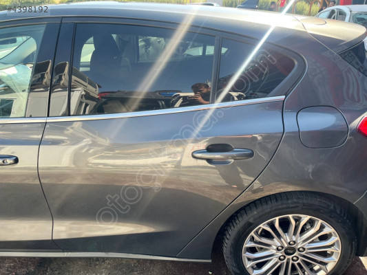 FORD FOCUS 4 SOL ARKA KAPI FÜME HATASIZ