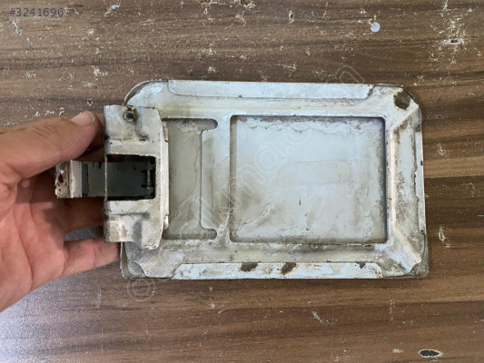 RENAULT 9 DEPO KAPAĞI ORJİNAL ÇIKMA