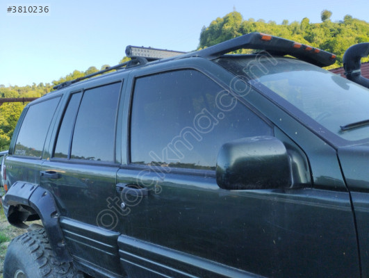 Jeep Grand Cherokee için Sağ Ön Kapı - Oto Çıkma Parça